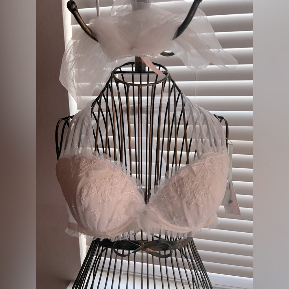 NWT 36C White Victoria Secret Bride bra and vale set